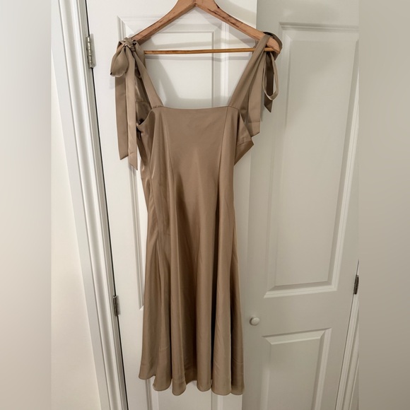 Champagne Dress - Lavish Alice (size 8) - Picture 5 of 6